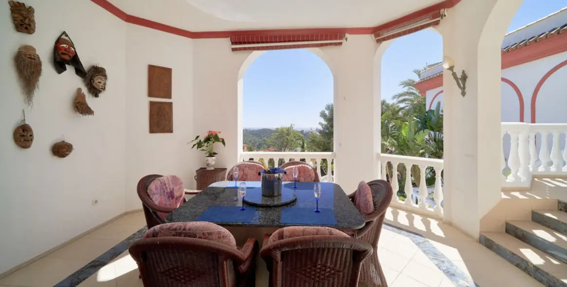 Sale of detached villa in Hacienda Las Chapas 4