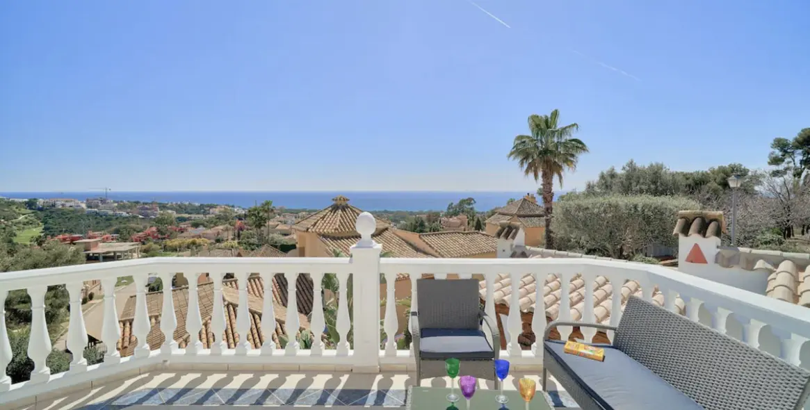 Sale of detached villa in Hacienda Las Chapas 5