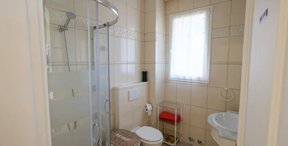 Sale of detached villa in Hacienda Las Chapas 10