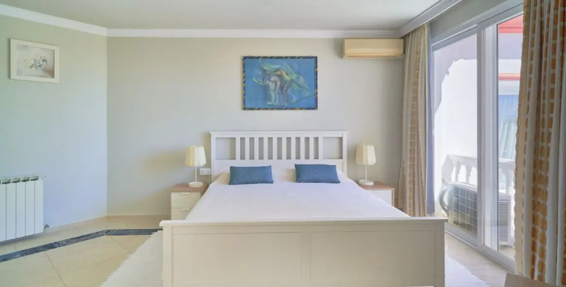 Sale of detached villa in Hacienda Las Chapas 11