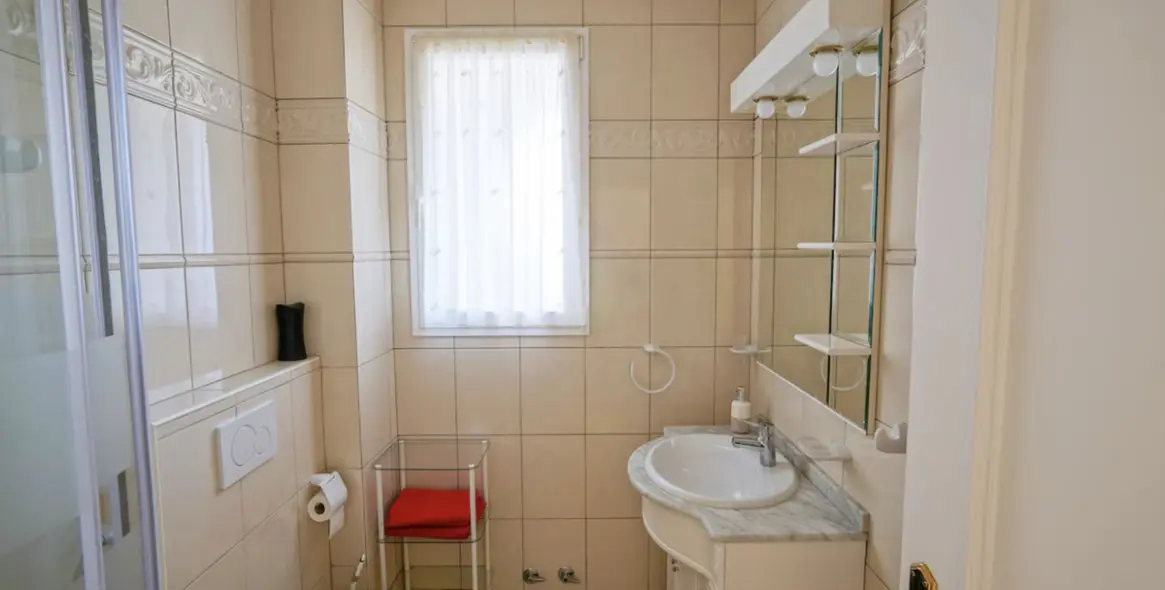 Sale of detached villa in Hacienda Las Chapas 15