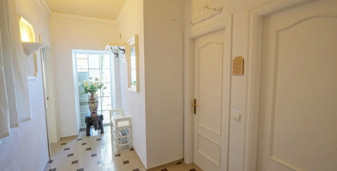 Sale of detached villa in Hacienda Las Chapas 16