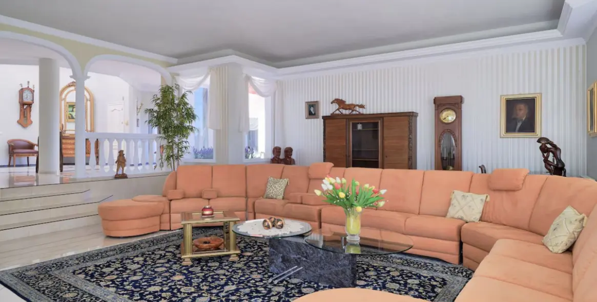 Sale of detached villa in Hacienda Las Chapas 21