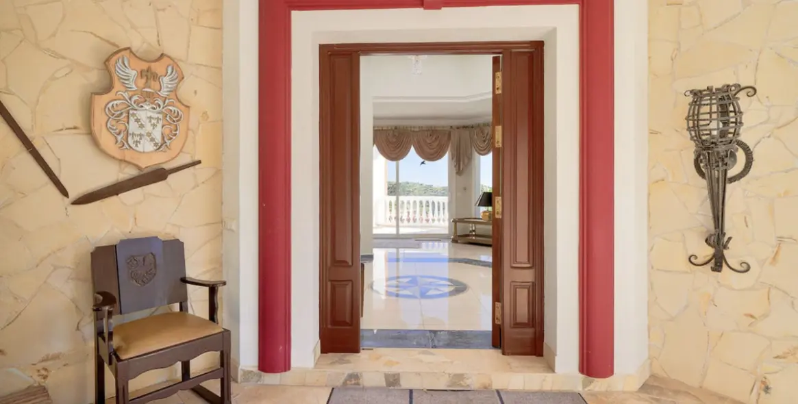 Sale of detached villa in Hacienda Las Chapas 22