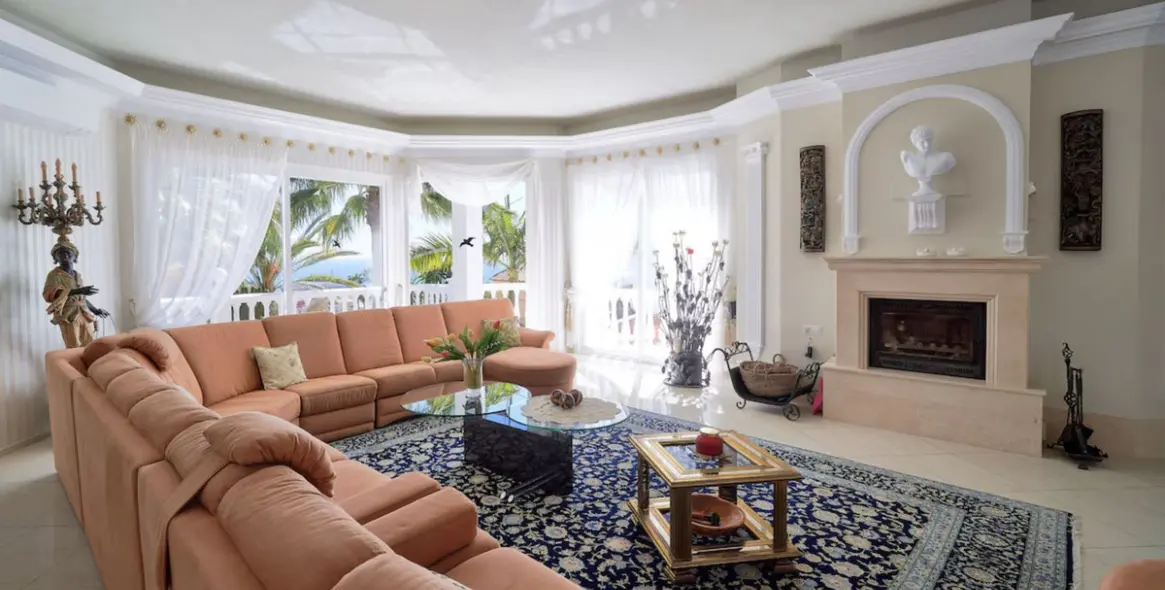 Sale of detached villa in Hacienda Las Chapas 27