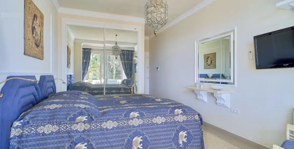 Sale of detached villa in Hacienda Las Chapas 31