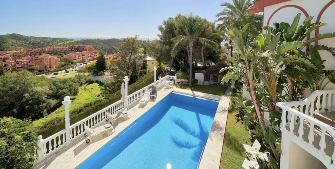 Sale of detached villa in Hacienda Las Chapas 34