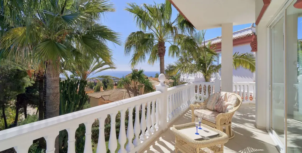 Sale of detached villa in Hacienda Las Chapas 37