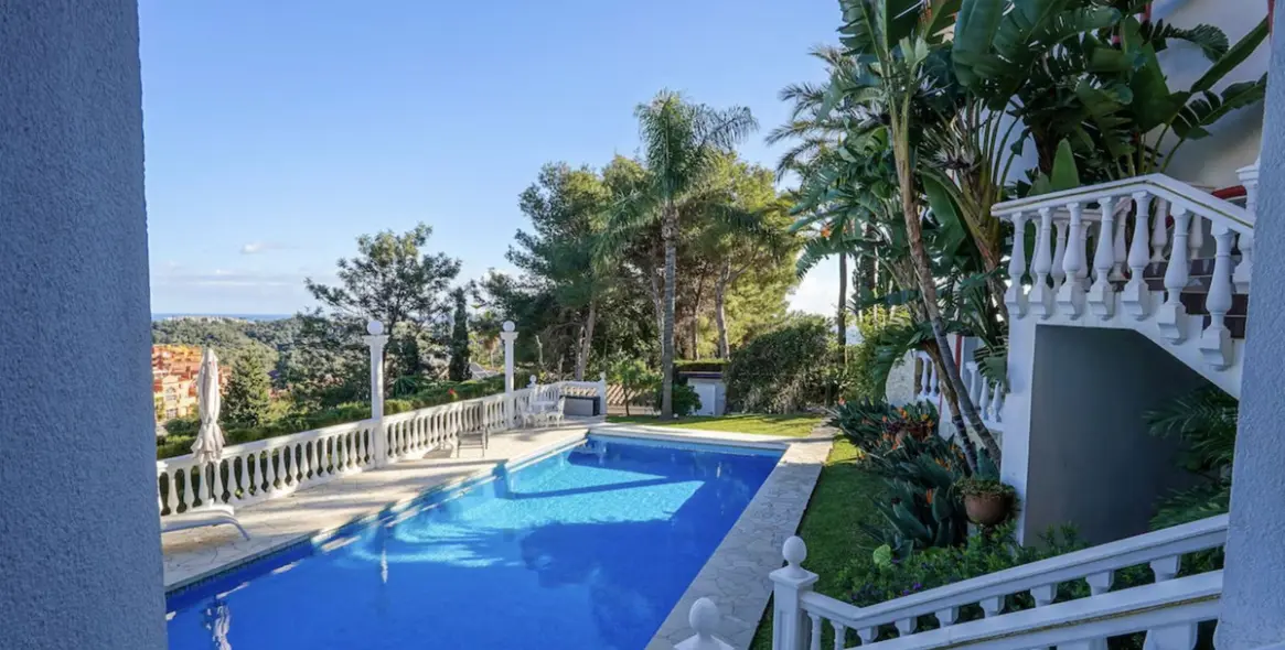 Sale of detached villa in Hacienda Las Chapas 40