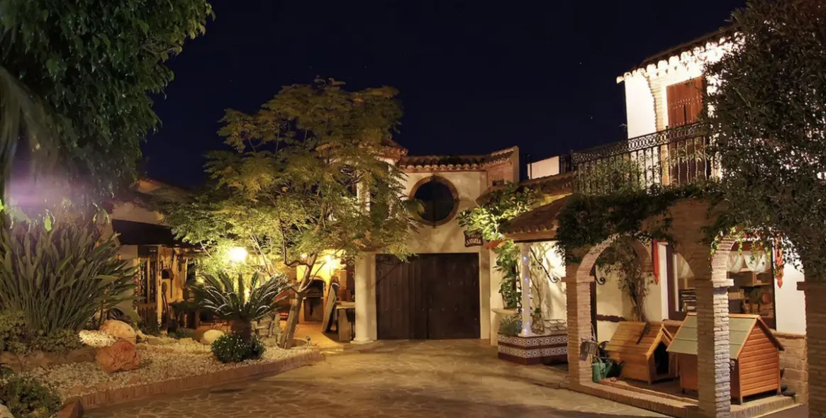 Sale of detached villa in Hacienda Las Chapas 41