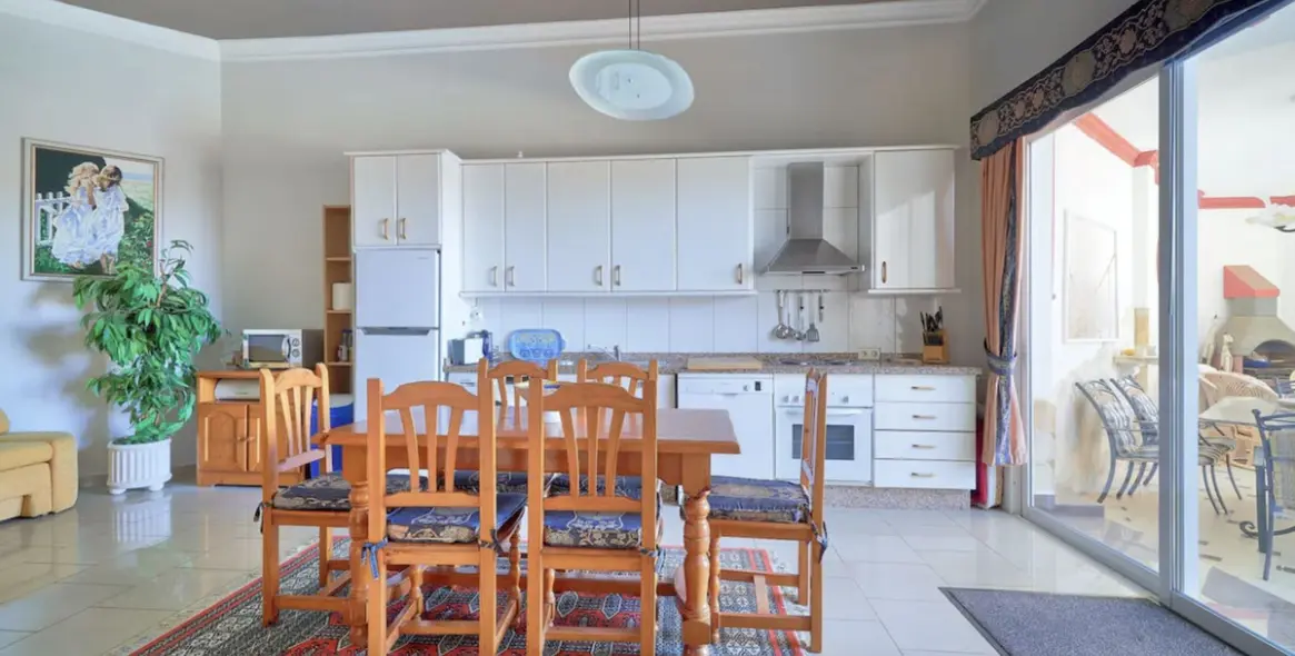 Sale of detached villa in Hacienda Las Chapas 42