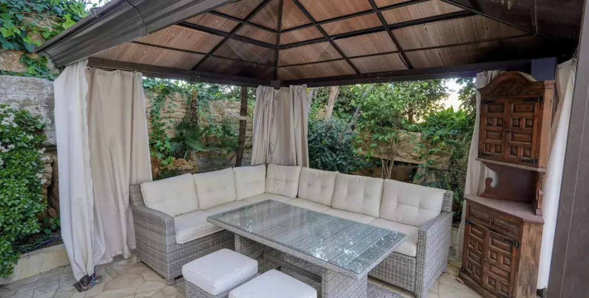 Sale of detached villa in Hacienda Las Chapas 48