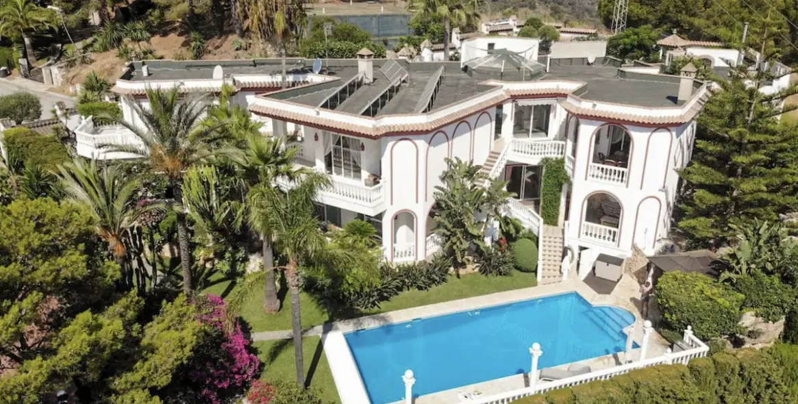 Sale of detached villa in Hacienda Las Chapas 52