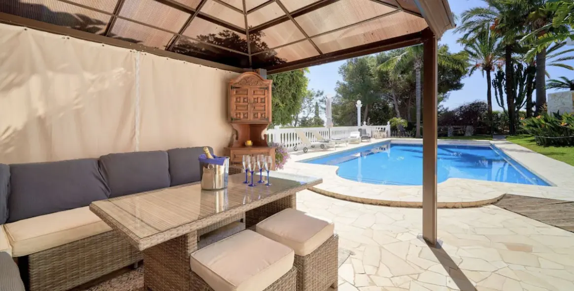 Sale of detached villa in Hacienda Las Chapas 56