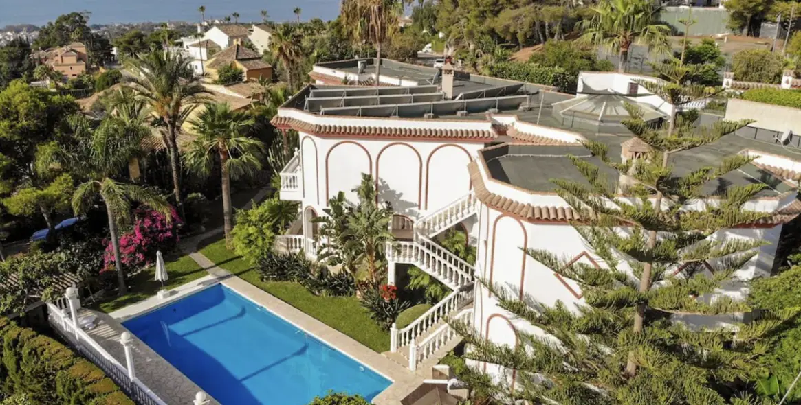 Sale of detached villa in Hacienda Las Chapas 57