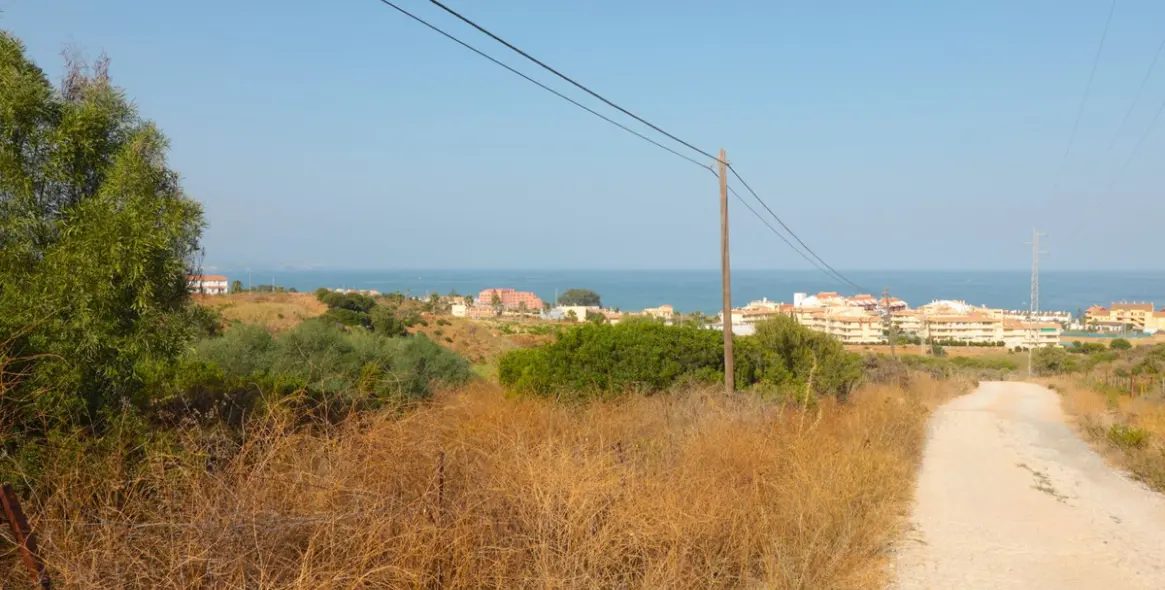 Sale of residential plot in Manilva 12