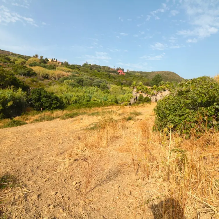 Sale of residential plot in Manilva