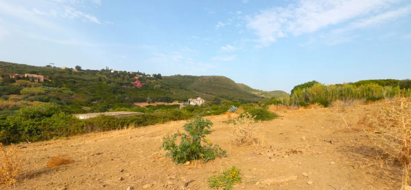 Sale of residential plot in Manilva 4