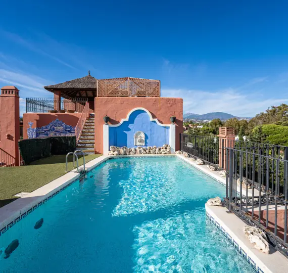 Venta de ático dúplex en Guadalmina Baja