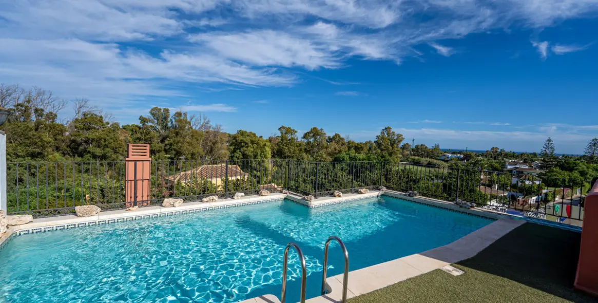 Продажа двухуровневого пентхауса в Guadalmina Baja 17