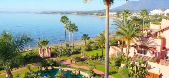 Penthouse R4807939 1