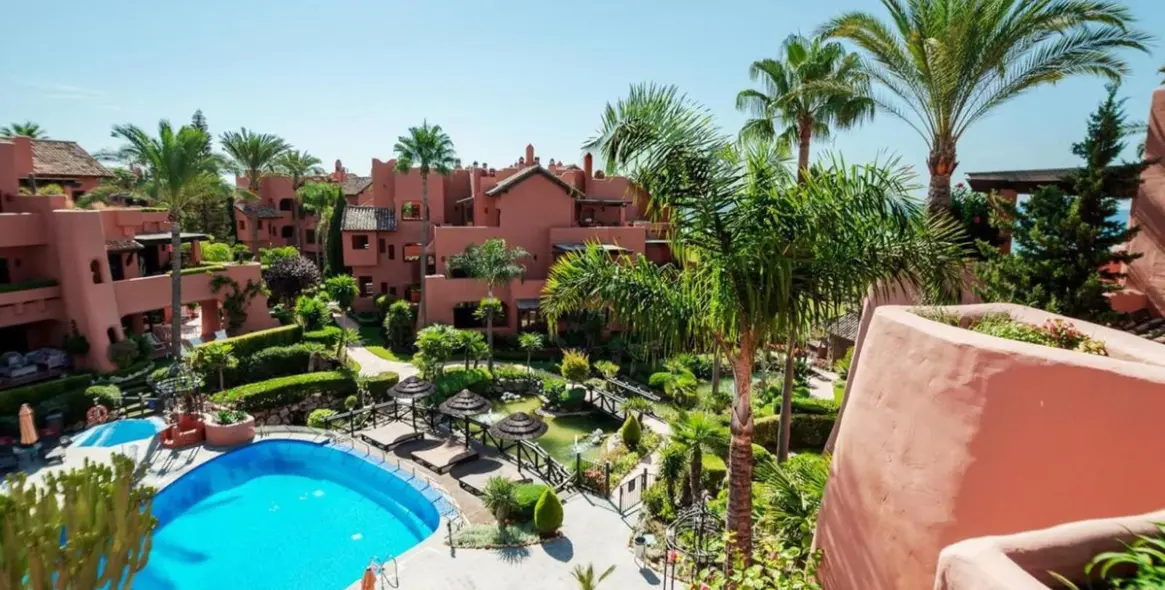 Sale of penthouse in Estepona (district Estepona) 4