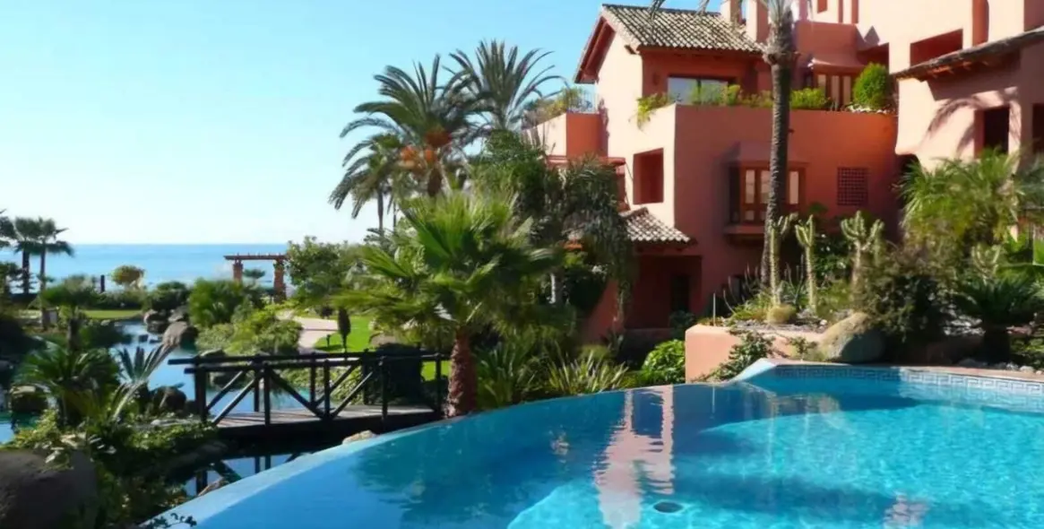 Sale of penthouse in Estepona (district Estepona) 6
