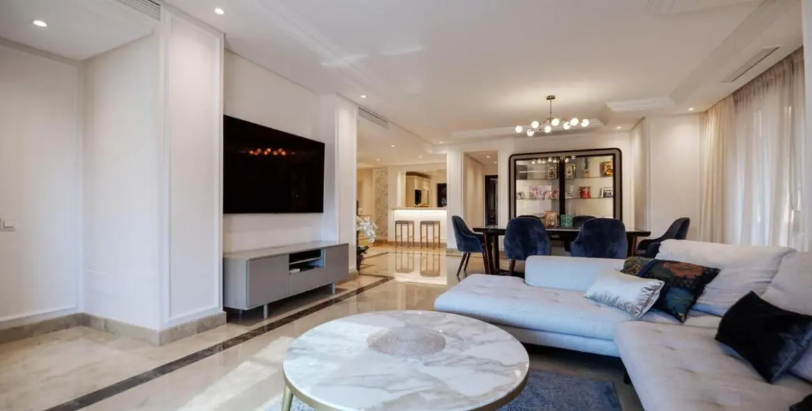 Sale of penthouse in Estepona (district Estepona) 10