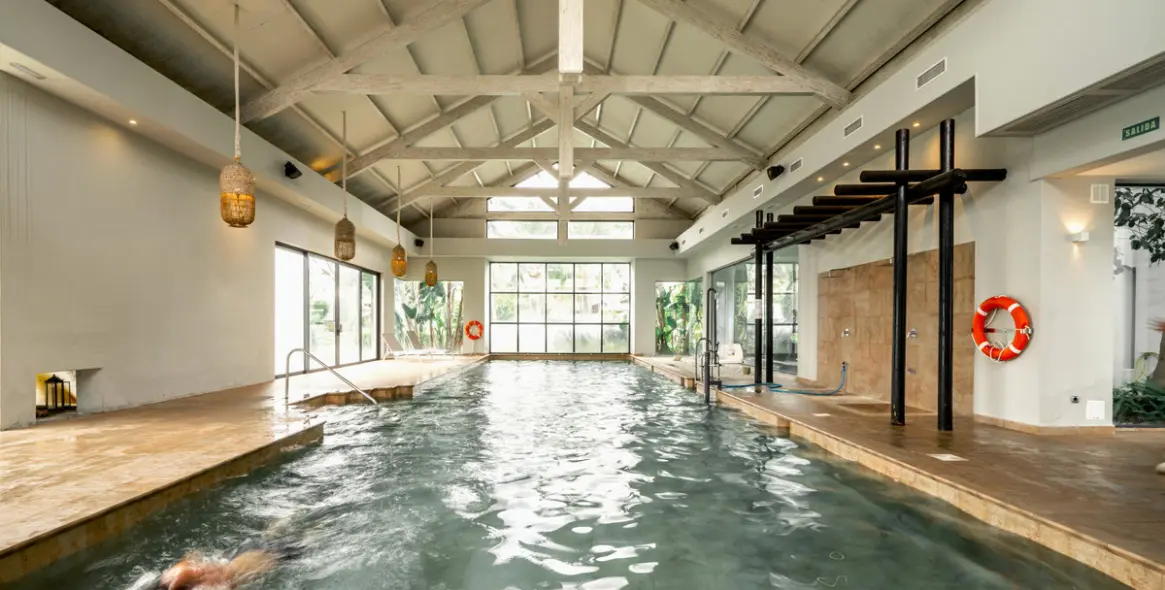 Продажа  отдельно стоящей виллы в Estepona 18