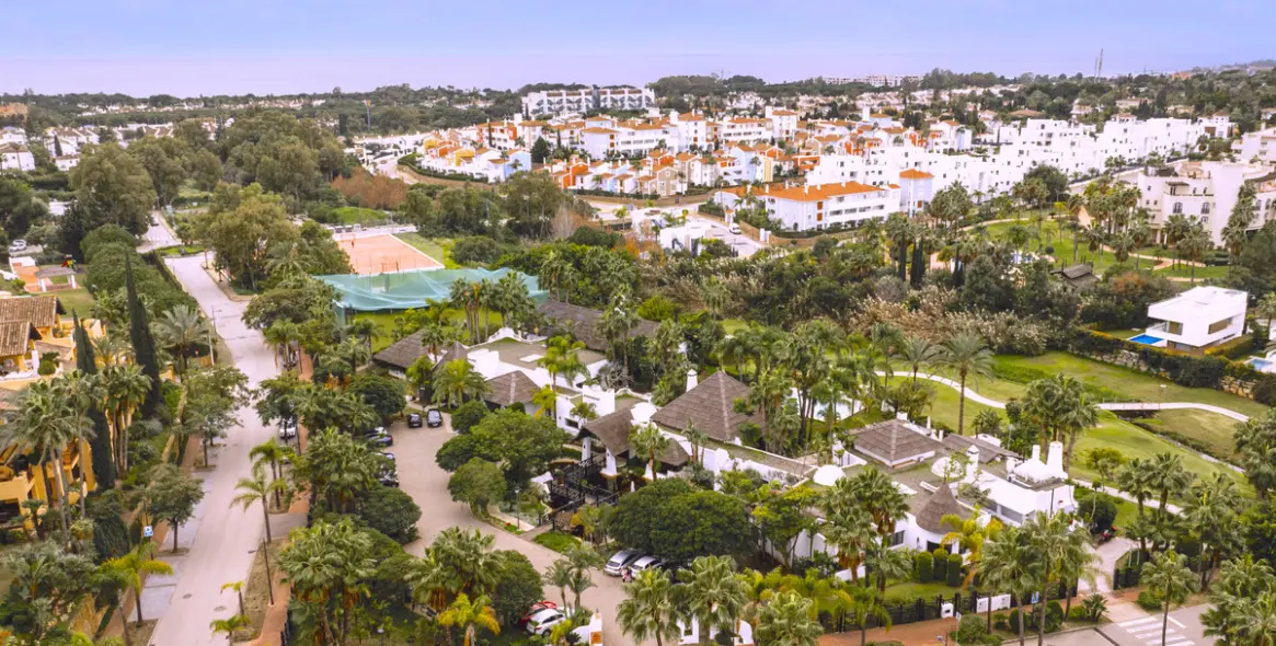 Продажа  отдельно стоящей виллы в Estepona 30