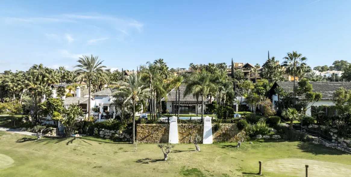 Продажа  отдельно стоящей виллы в Estepona 34