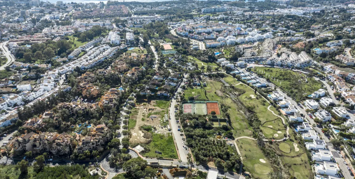 Продажа  отдельно стоящей виллы в Estepona 38