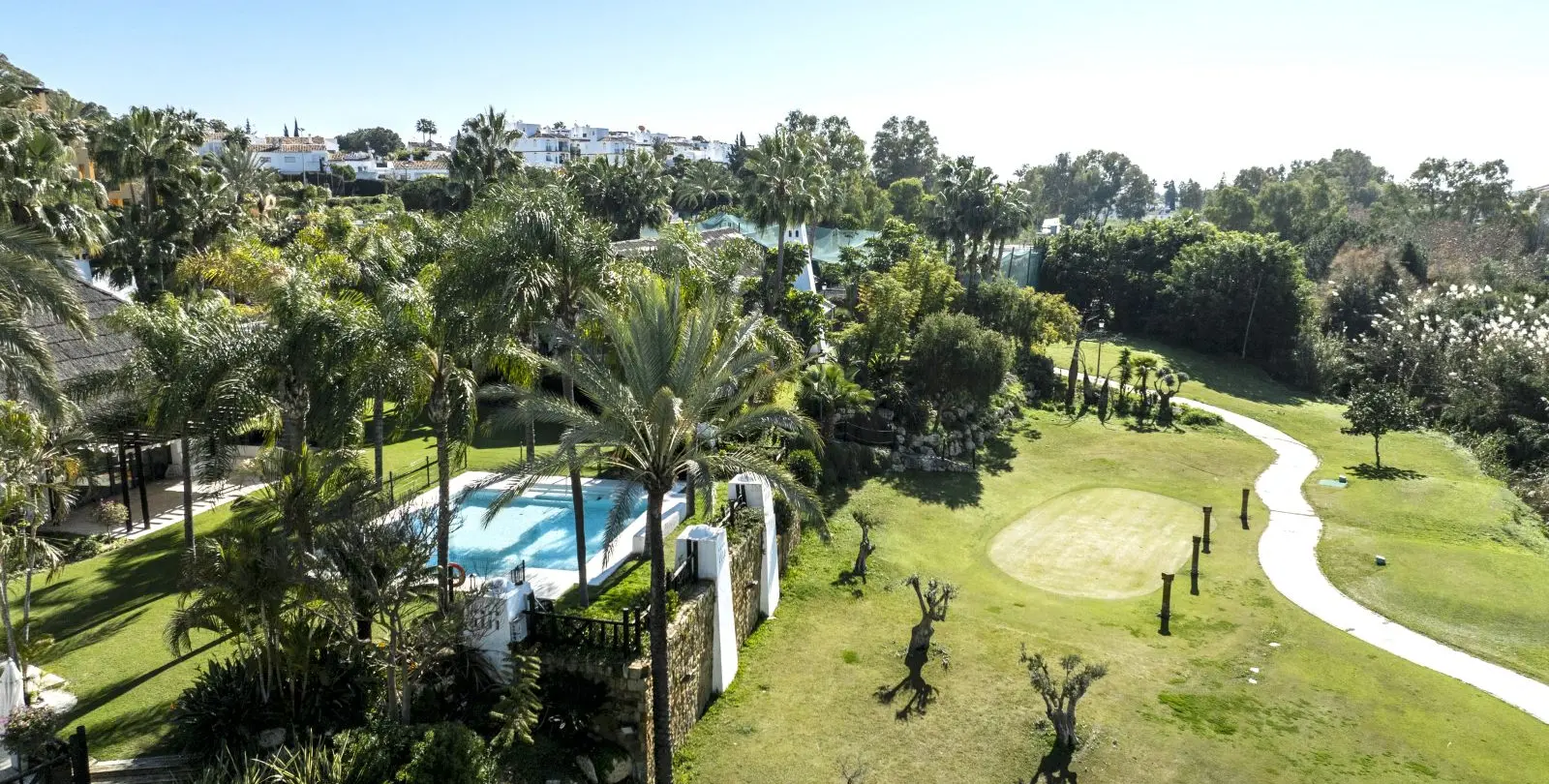 Venta de villa independiente en Estepona 28