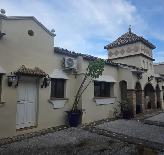 Oтдельно стоящая вилла R5212270