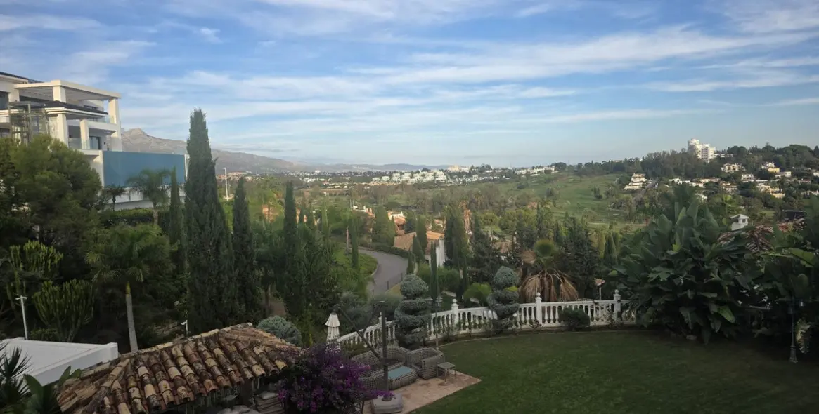 Продажа  отдельно стоящей виллы в Estepona (район El Paraiso) 6