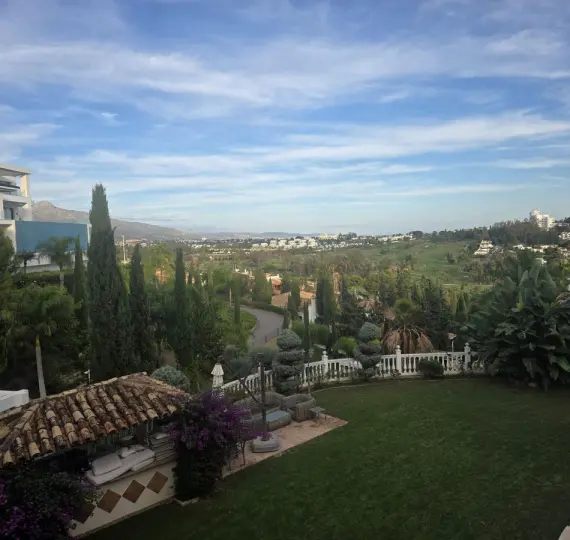 Oтдельно стоящая вилла R5212270