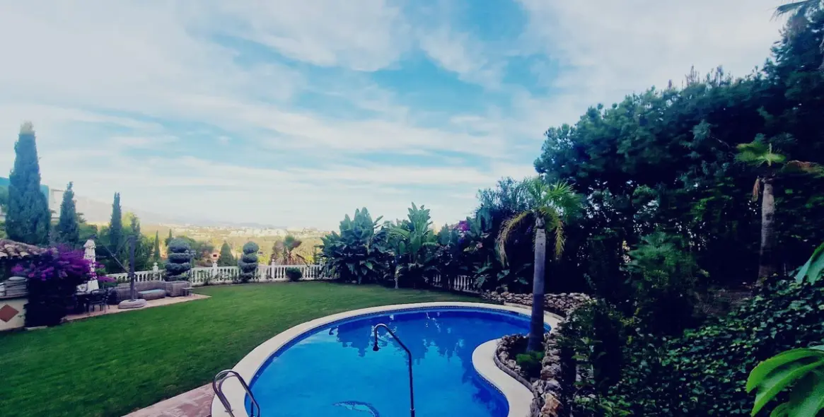 Продажа  отдельно стоящей виллы в Estepona (район El Paraiso) 10