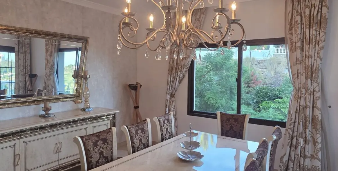 Продажа  отдельно стоящей виллы в Estepona (район El Paraiso) 19