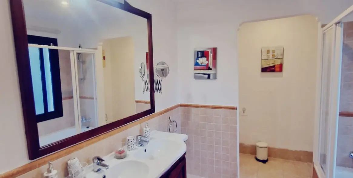 Продажа  отдельно стоящей виллы в El Paraiso 27