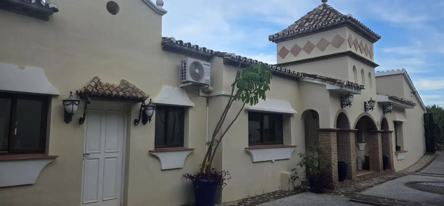 Venta de villa independiente en El Paraiso 0
