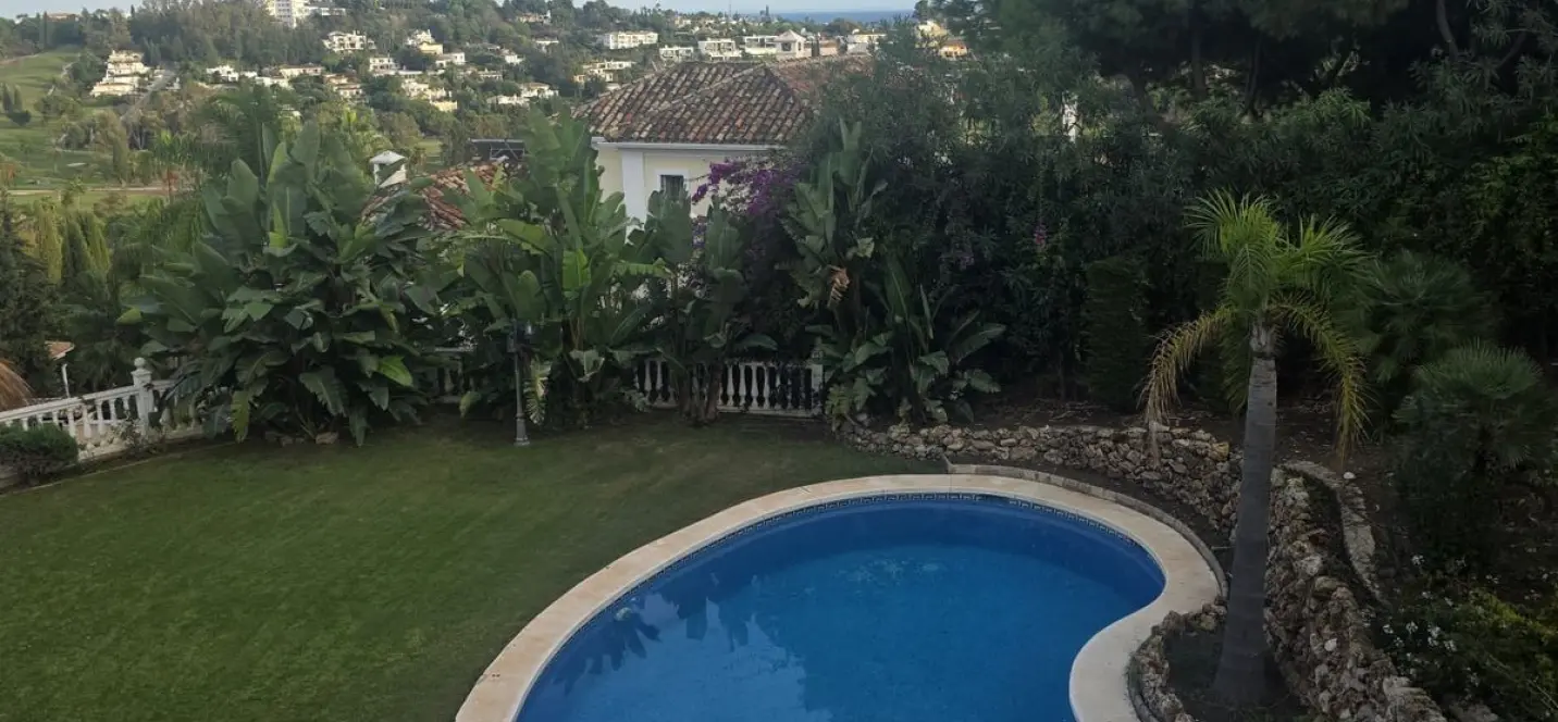 Venta de villa independiente en El Paraiso 4