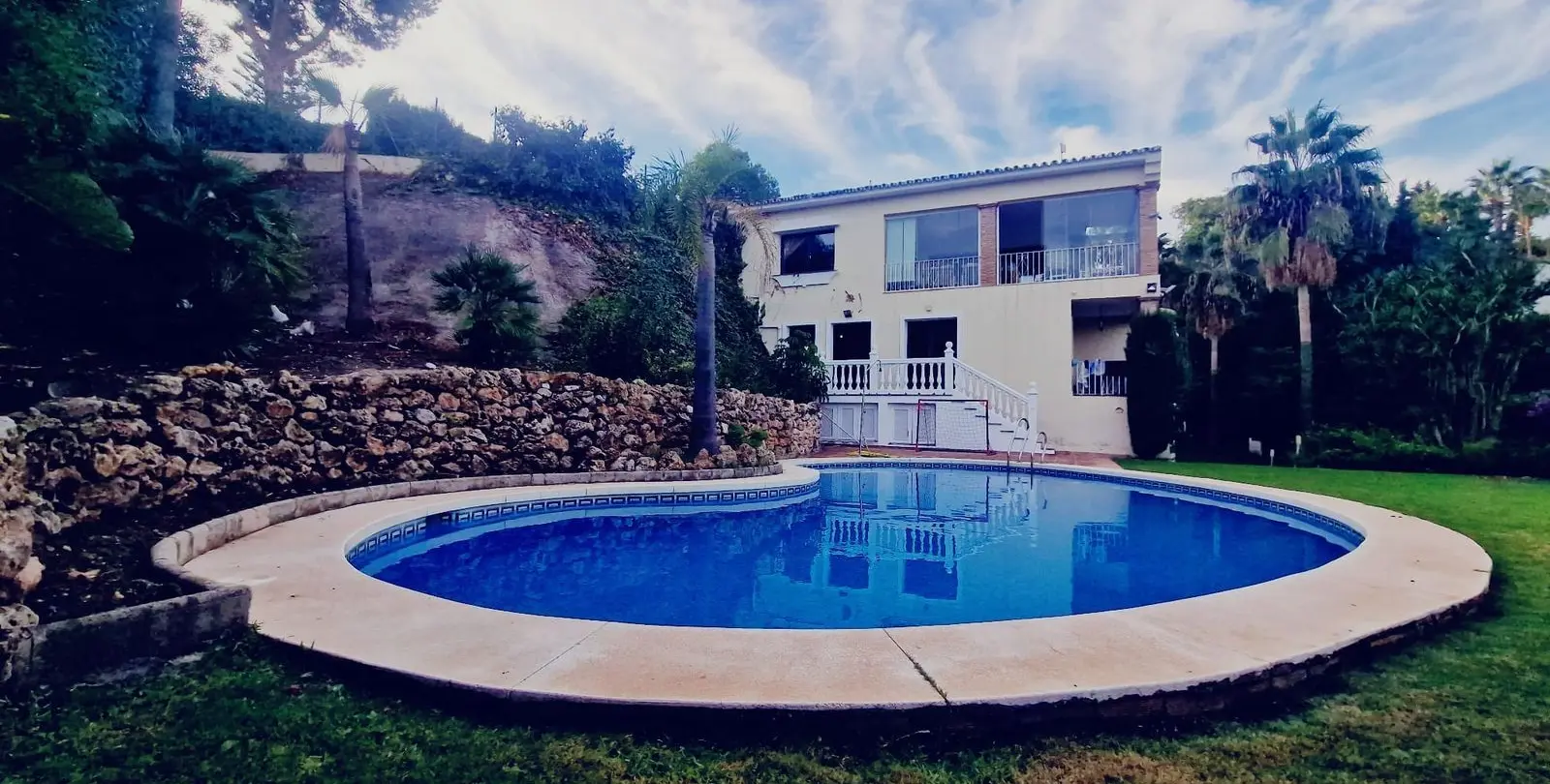 Продажа  отдельно стоящей виллы в El Paraiso 8