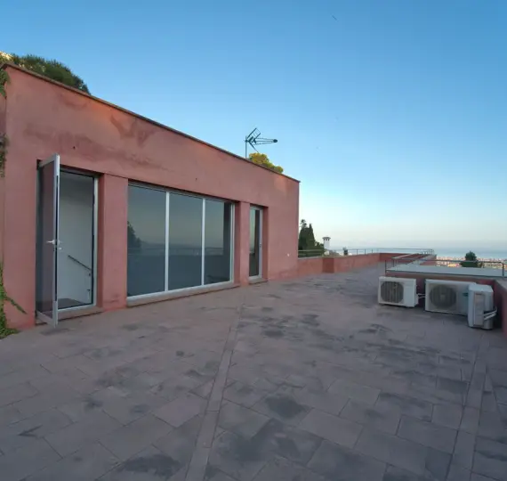 Oтдельно стоящая вилла R5173825