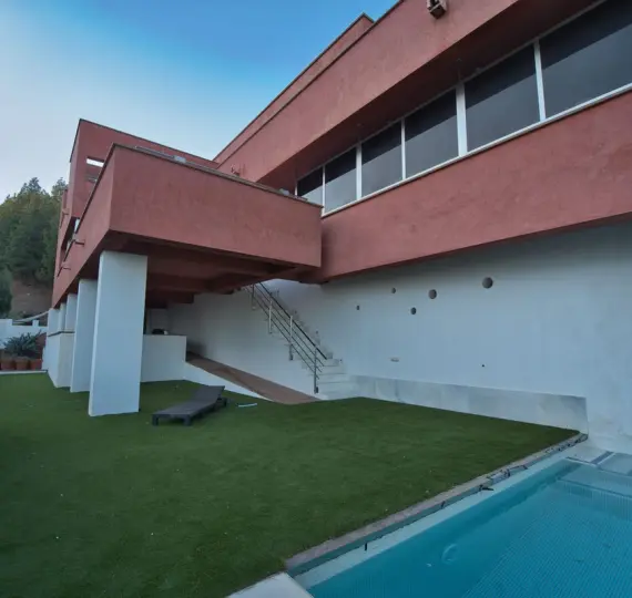 Oтдельно стоящая вилла R5173825