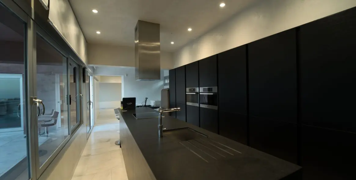 Продажа  отдельно стоящей виллы в Malaga (район Teatinos) 6