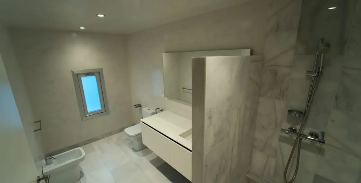 Продажа  отдельно стоящей виллы в Malaga (район Teatinos) 16