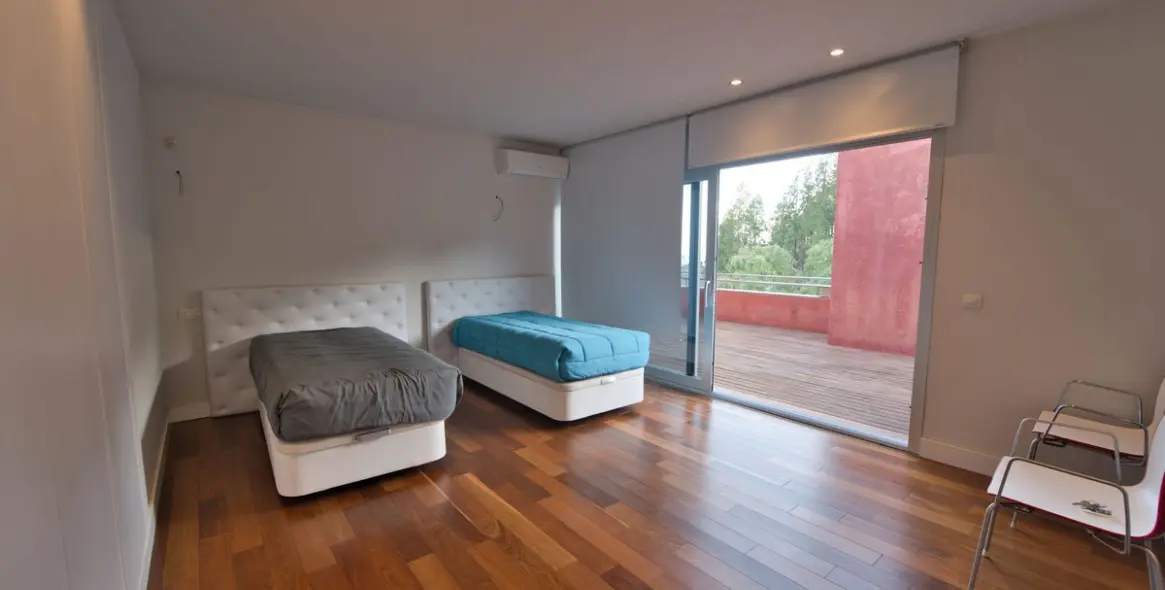 Продажа  отдельно стоящей виллы в Malaga (район Teatinos) 19