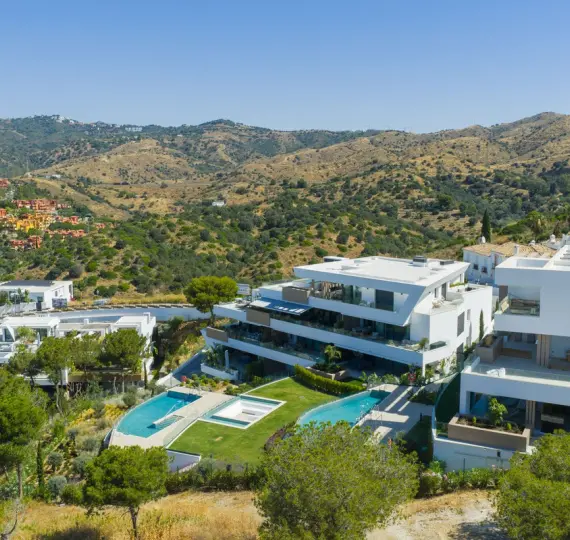 Sale of middle floor apartment in Cabopino
