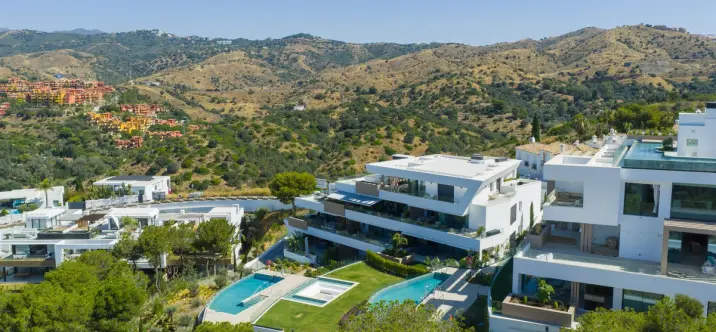 Sale of middle floor apartment in Cabopino 2