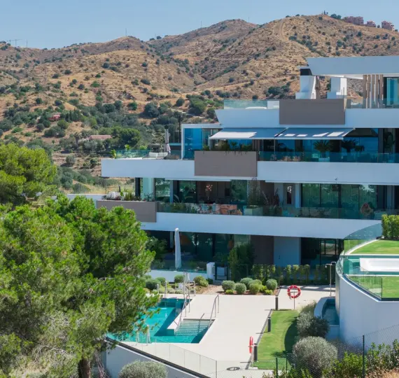 Sale of middle floor apartment in Cabopino
